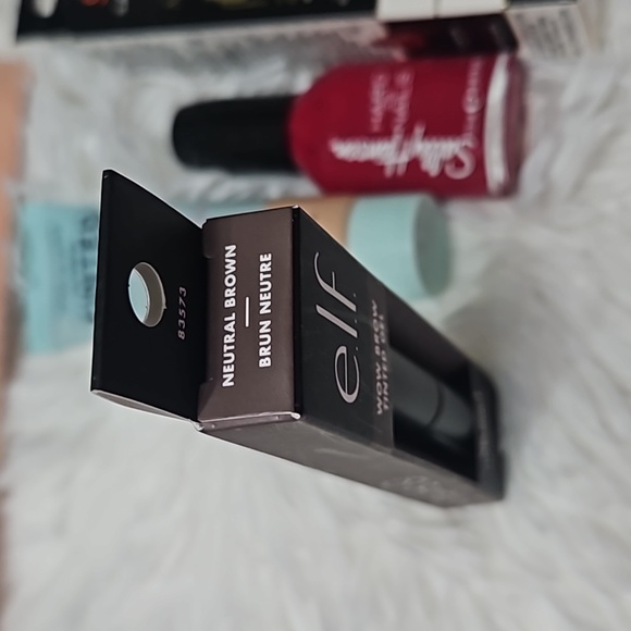 Makeup Bundle with Case - Picture 11 of 12